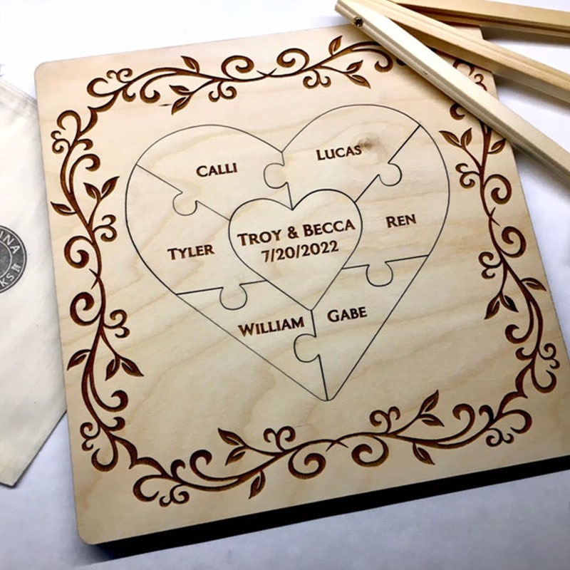 Puzzle personalizzato con nome in legno a forma di cuore